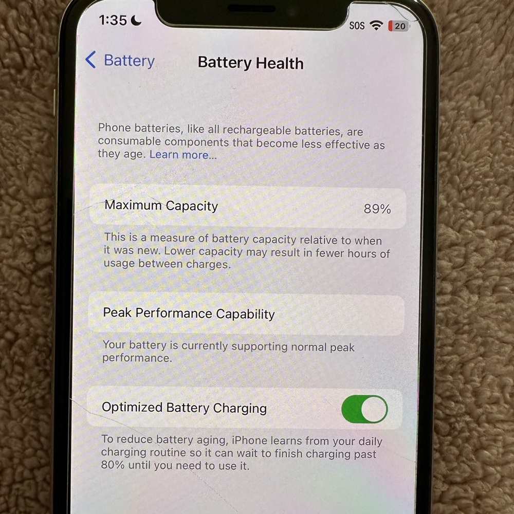 IPhone XS 64GB unlocked with cases - Picture 4 of 16